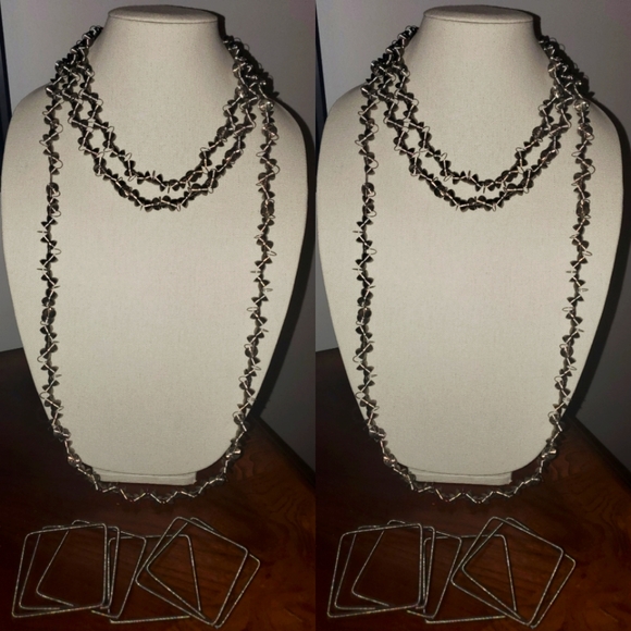 La Mollla Lune Short Necklace - Picture 4 of 4